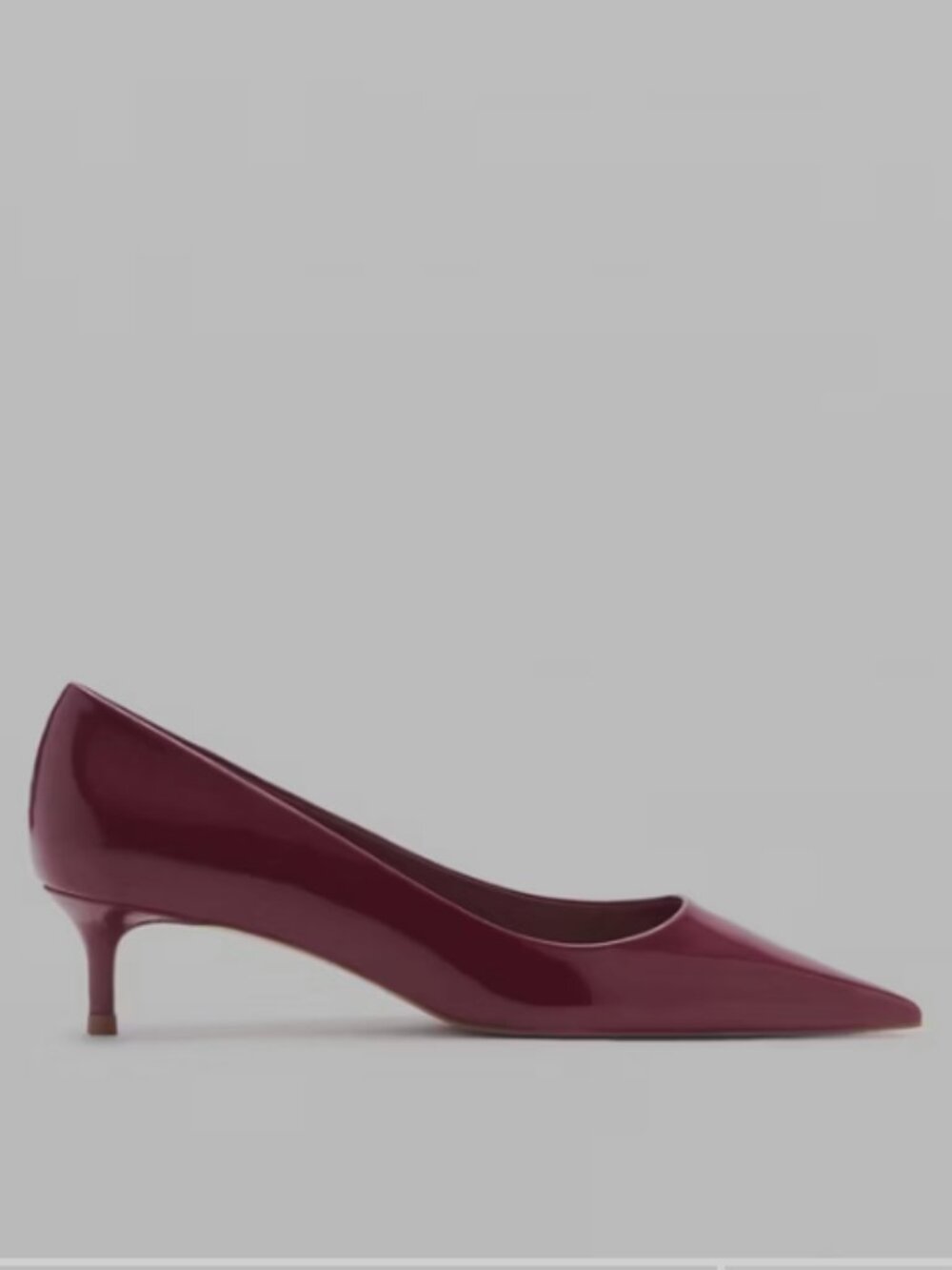 Kitten-heel pumps